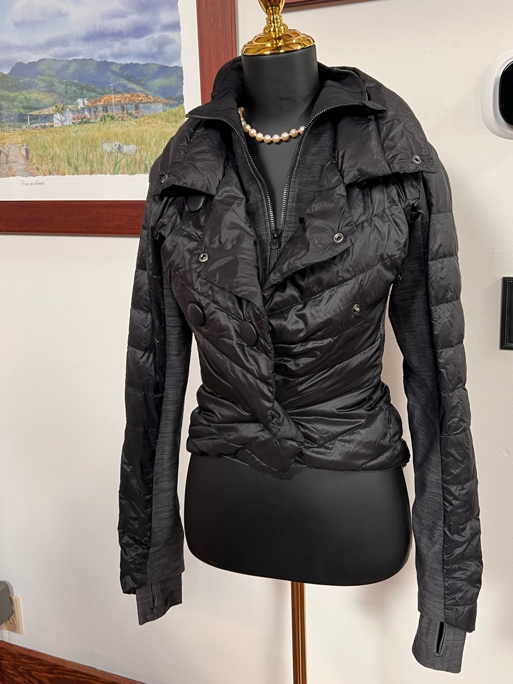 Lululemon jacket womens sz 4 (XS) Black down puffer belted quilted pockets